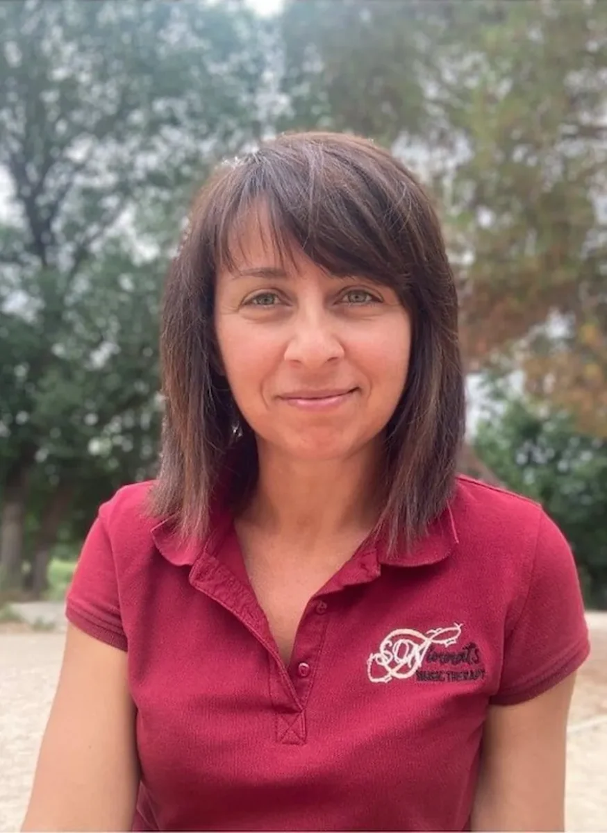 Nataliya Garbarets, musicoterapeuta de APROMT-CLM especializada en musicoterapia neurológica
